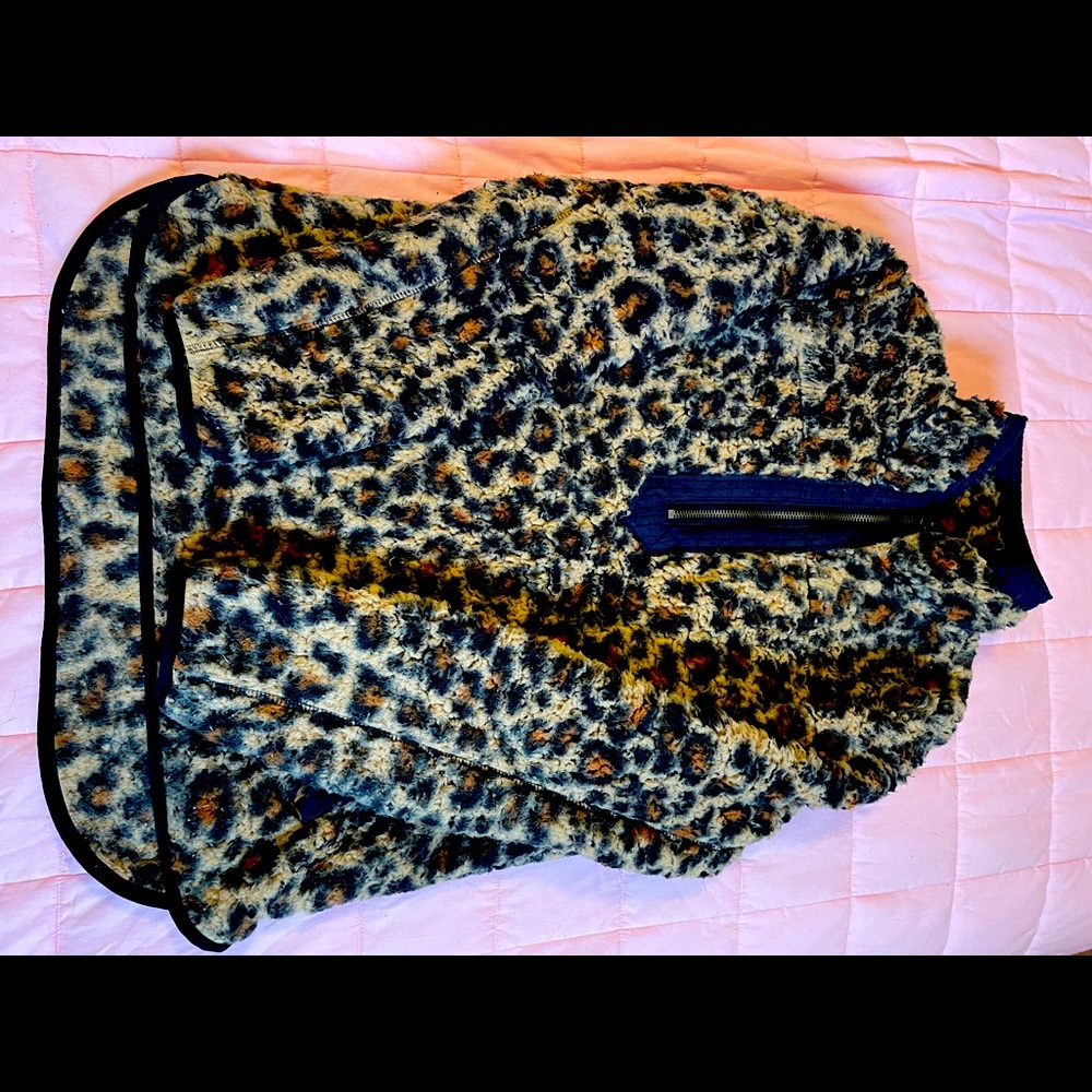 Leopard print pull over Sherpa